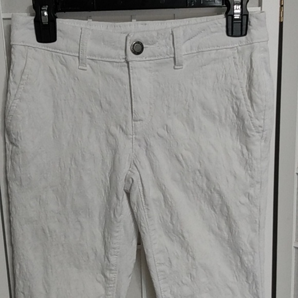 Simply Vera Vera Wang cropped pants • textured jacquard stretch • white • 2P - Picture 2 of 12